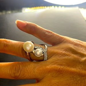 925 SS ring with 2 fresh water pearl a side of White zirconias and 18K gold.